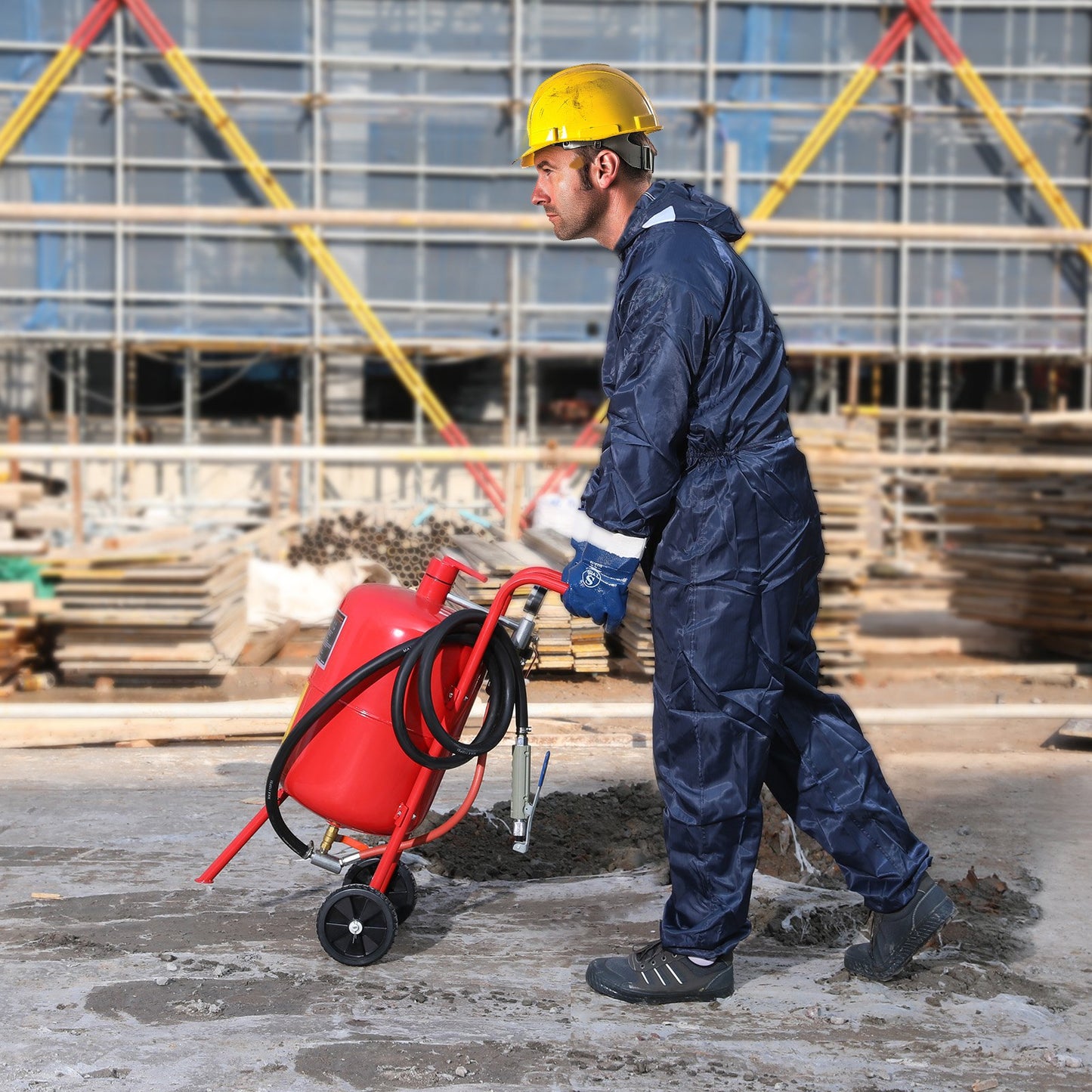 10Gal/40L sandbläster utrustad med munstyckets avstängningsventil, tryckmätare, keramiskt munstycke, 2,5m slang, påfyllningstratt, vattenlås, 6" gummihjul, sandbläster med gruskraft, bärbar sandblästringsutrustning