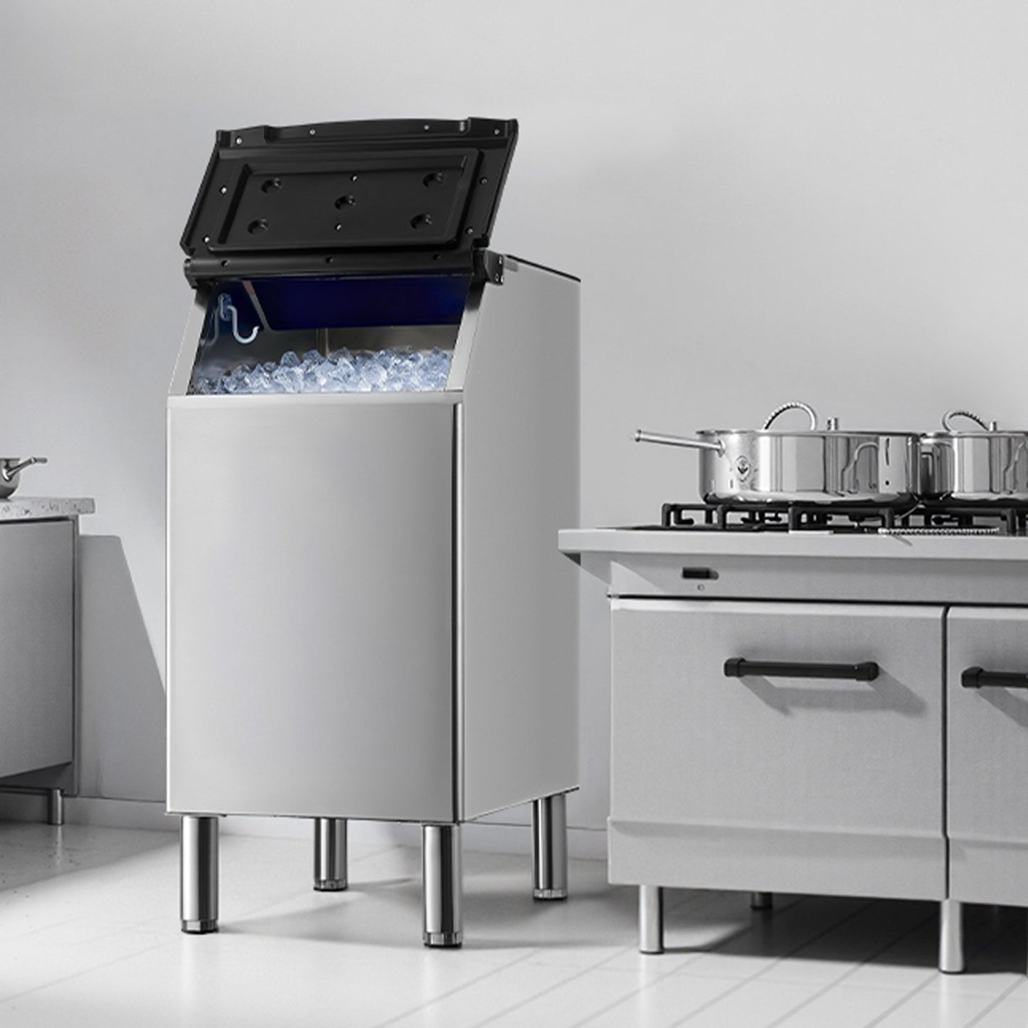Commercial Ice Maker Storage Bin, 136 KG Capacity Ice-Bin, Stainless Steel Commercial Ice Storage Bin with Adjustable Anti-slip Rubber Feet, Suitable for Restaurant Hotel and Beverage Shops