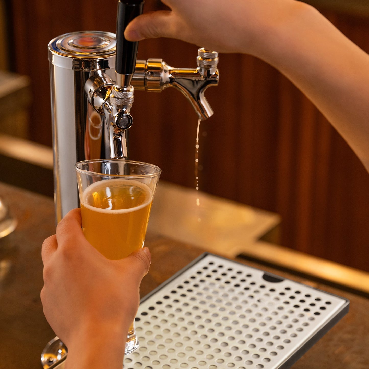 Beer Drip Tray, 304 Stainless Steel Kegerator Drip Trays with 4 Non-Slip Rubber Pads and Detachable Cover, Heat / Cold Resistant Beer Tower Drip Pan for Bar Restaurant Coffee Shop Home