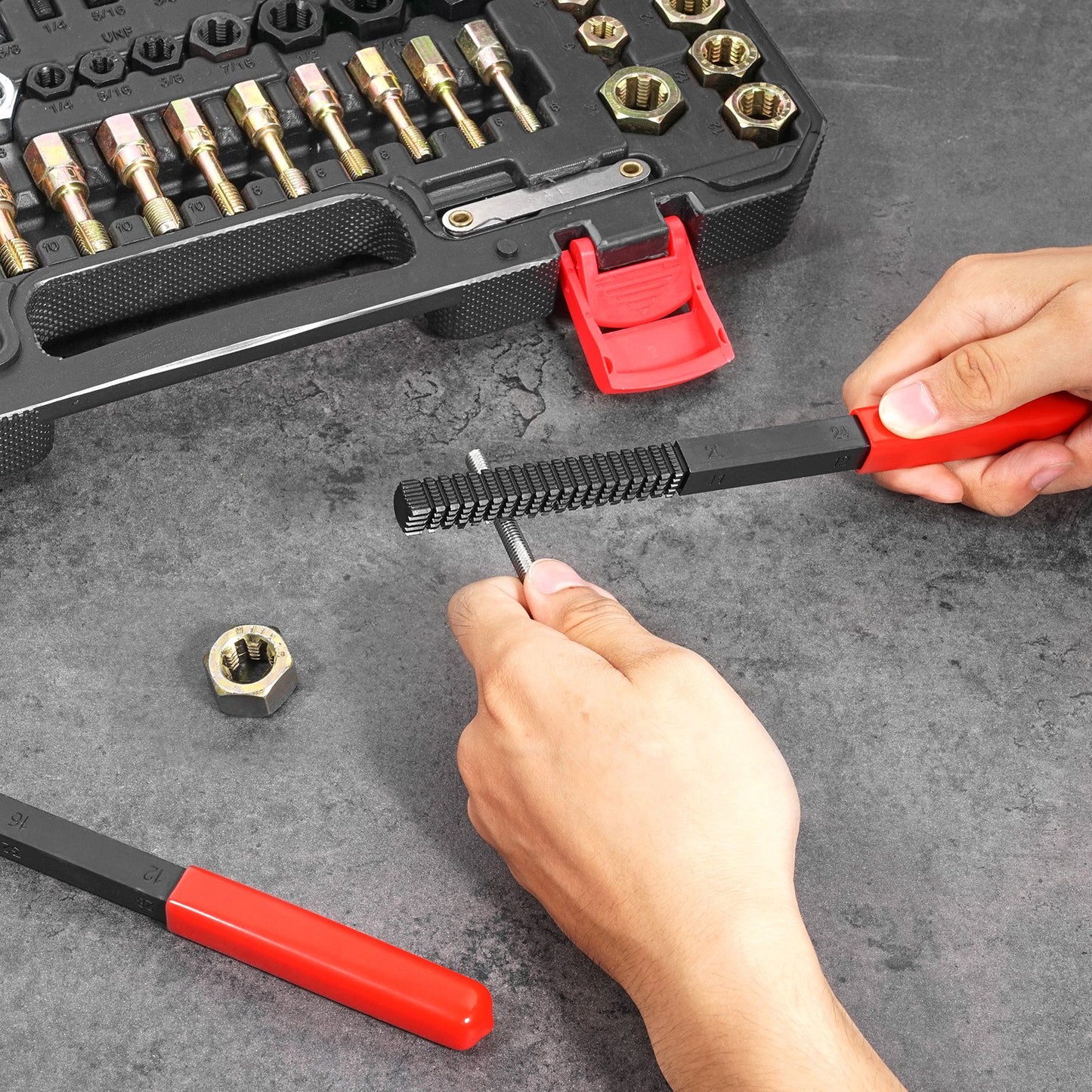 61-delars gängfrässats, UNC UNF och metrisk gängåterställningsverktyg, gängverktygssats med 28 gängtappar, 28 gängmutter, 3 gängfilar, förvaringsväska, värmebehandlat stål, för mekaniker-gör-det-själv-entusiaster