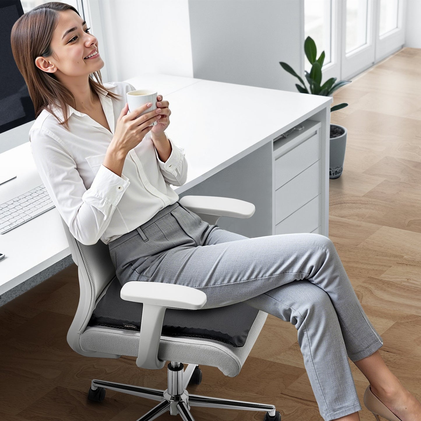 Seat Cushion, Cooling Gel Seat Cushion for Pressure Relief, Soft & Breathable Wheelchair Seat Pad with Removable Cover, Lightweight and Portable for Office, Travel, Car, Airplane