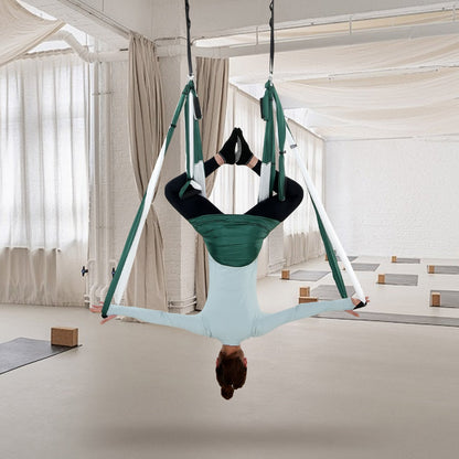 Aerial Yoga Swing Set, 2.7 Yards Yoga Hammock Hanging Swing Aerial Sling Inversion Fly Kit Trapeze Inversion Equipment with Ceiling Mount Accessories, Max 661.38 lbs Load Capacity, Green/White