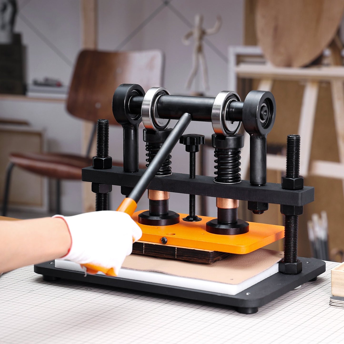 Läderskärmaskin, 25,9 x 15 cm präglingsplatta, manuell stans, 1,2 cm tryckslag, läderpräglingsmaskin med dubbla styraxlar för olika material