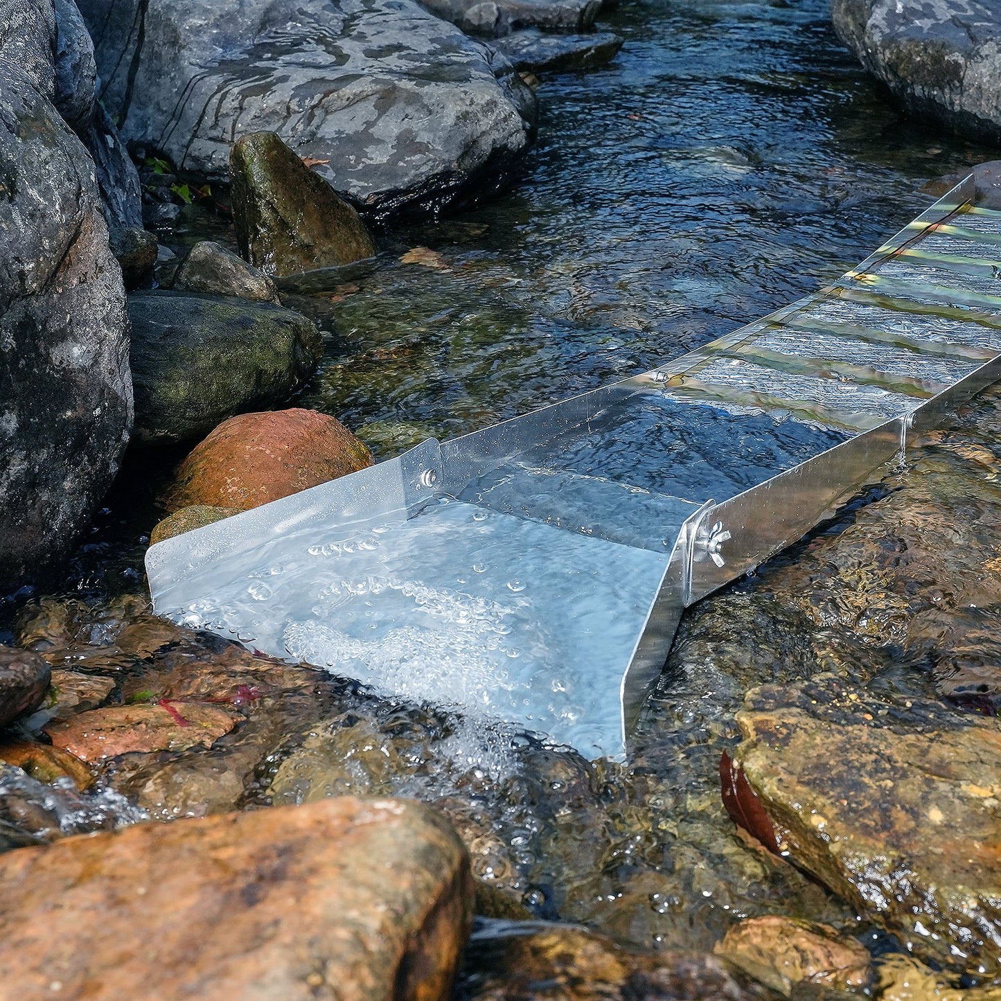 Guldvaskningssats med slusslåda, 127 cm aluminiumutrustning för guldbrytning, 23 delar guldprospekteringssats med guldskål, klassificeringsskärm, separeringsmagnet, ryggsäck med dragsko och tillbehör