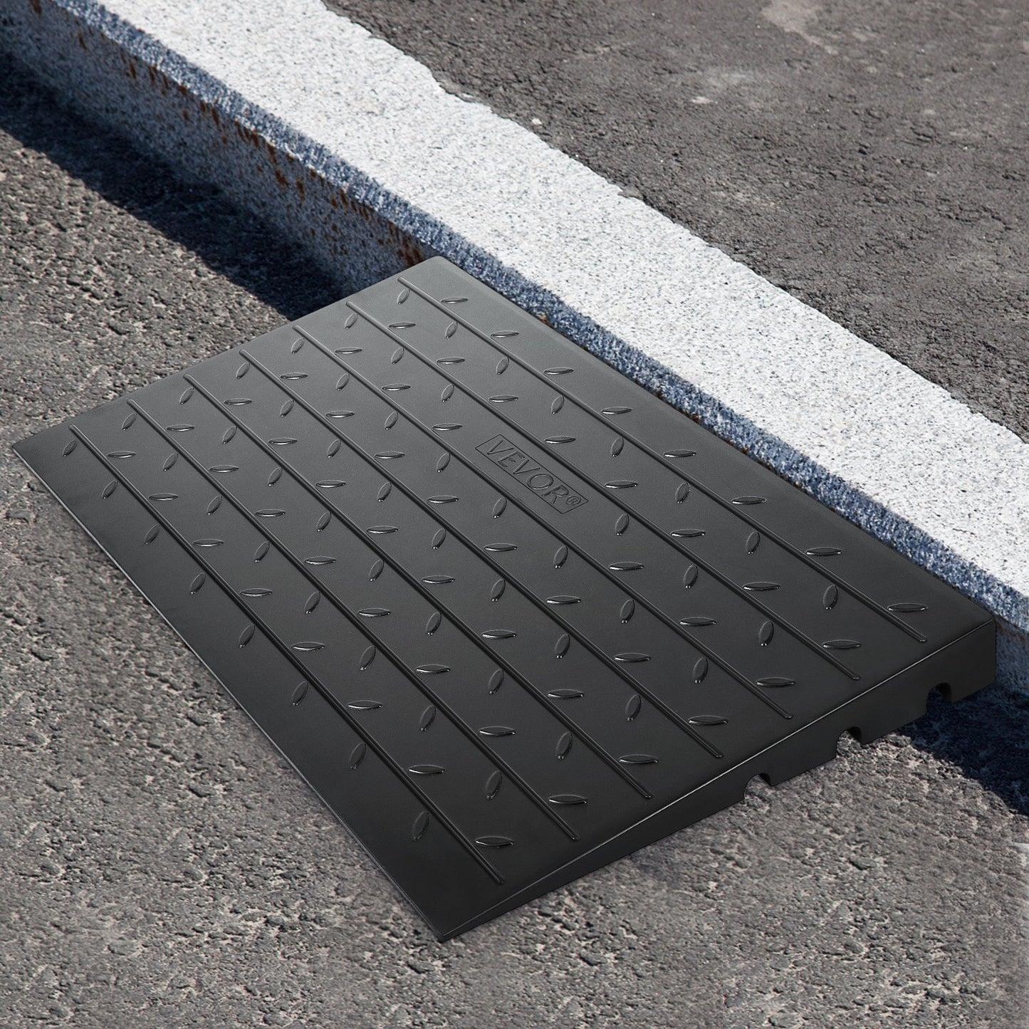 Rubber Threshold Ramp, 6.5 cm Rise Threshold Ramp Doorway, 3 Channels Cord Cover Rubber Solid Threshold Ramp, Rubber Angled Entry Rated 1000 kg Load Capacity for Wheelchair and Scooter